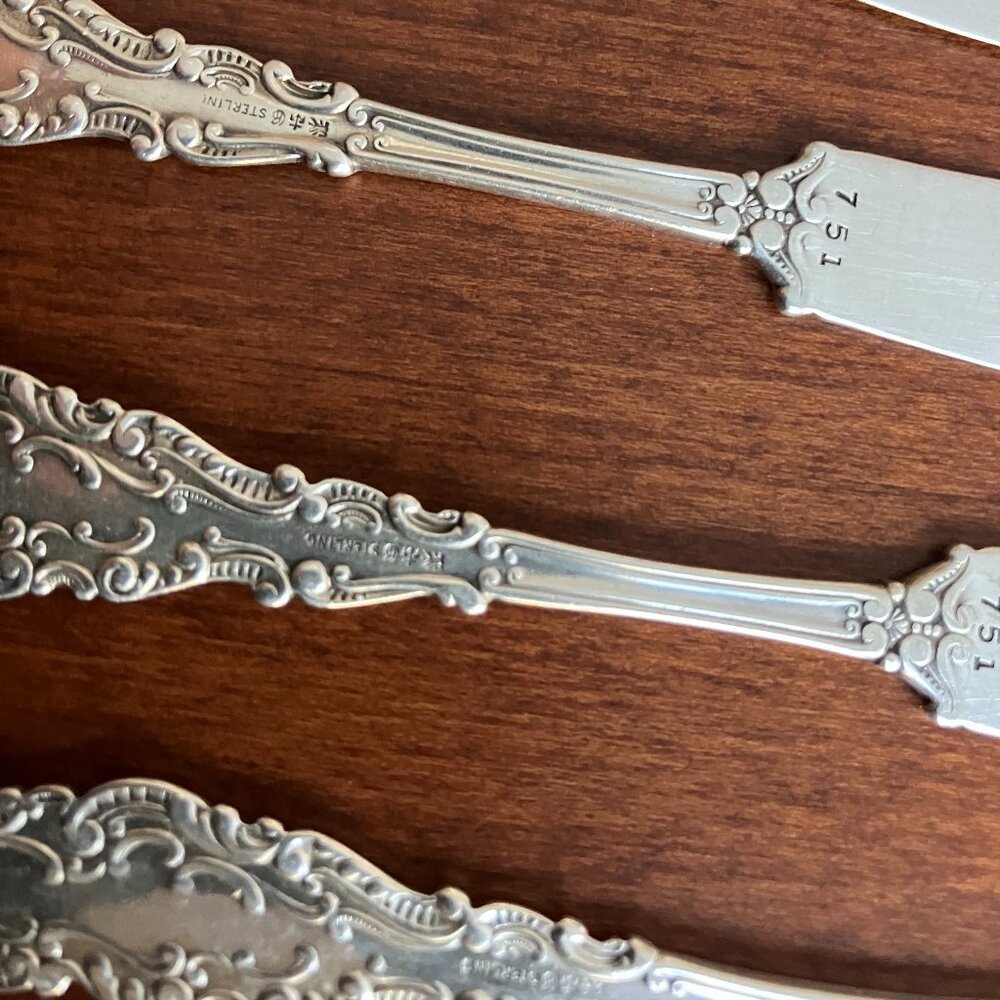 Set of 4 - Gorham Sterling Silver Butter Spreaders In Luxembourg Pattern - Picture 5 of 11